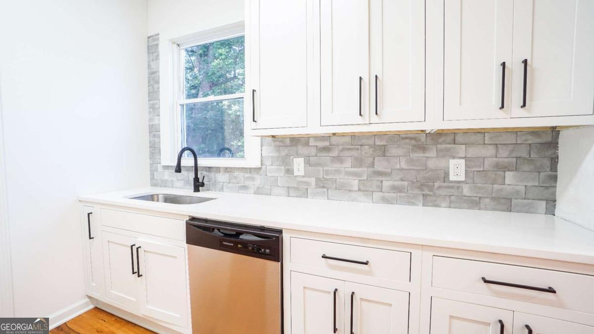 220 Confederate Avenue Dallas - 25