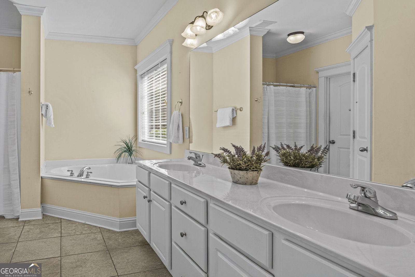 2736 Eisenhower Avenue Bogart - 4