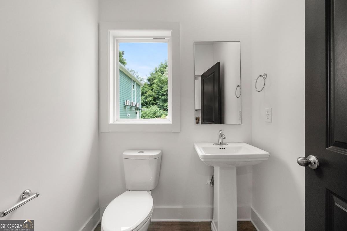 1098 WEDGEWOOD Drive Atlanta - 10