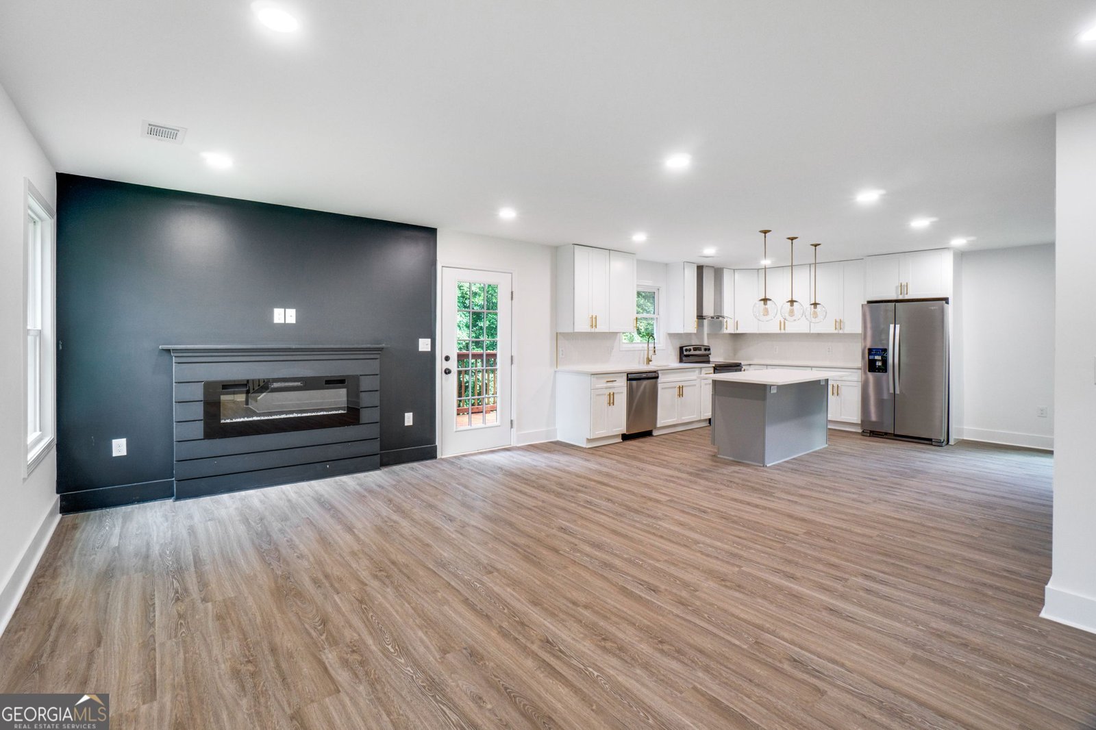 597 WOODCREST MANOR Drive Stone Mountain - 13
