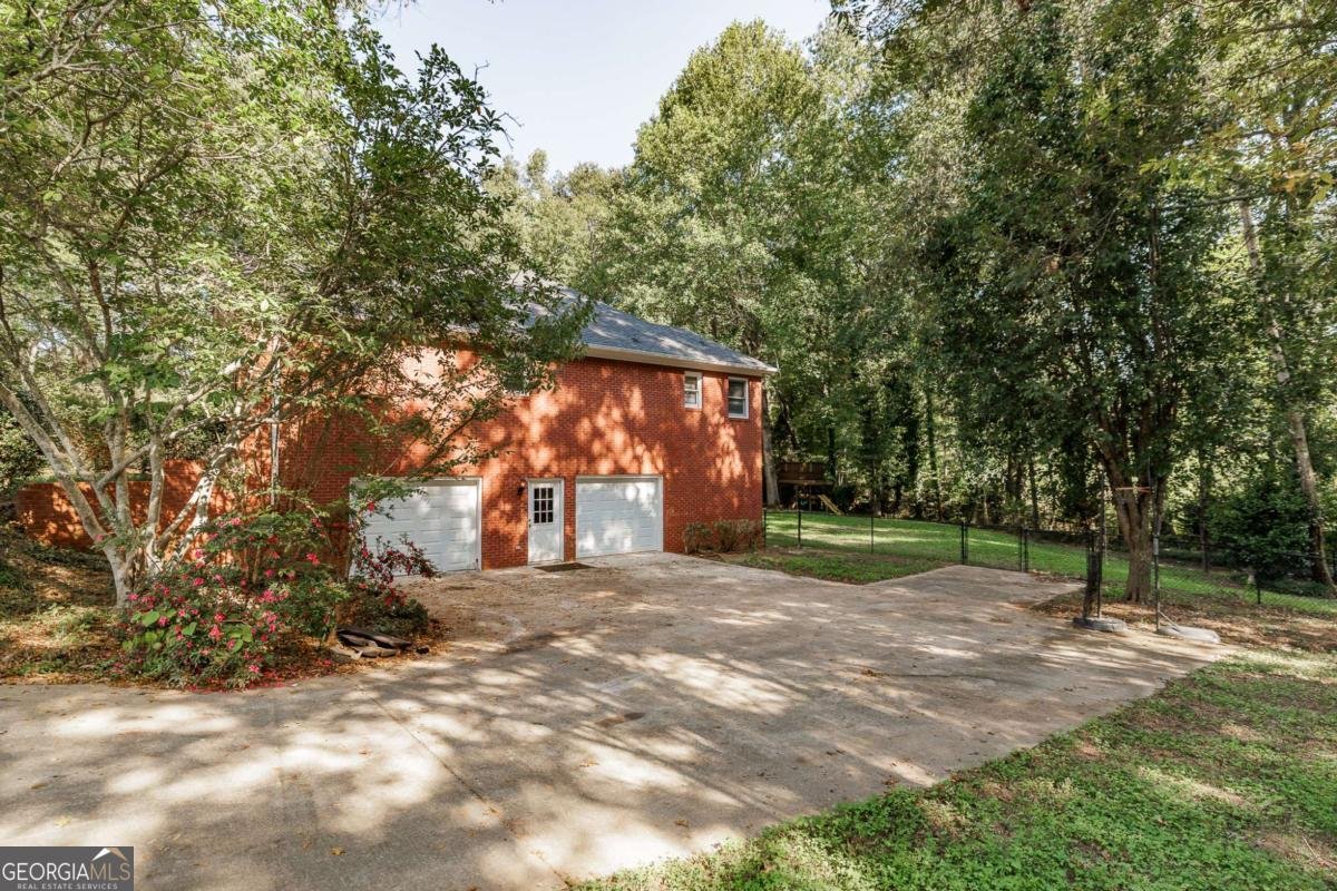 1220 Twelve Oaks Circle Watkinsville - 45