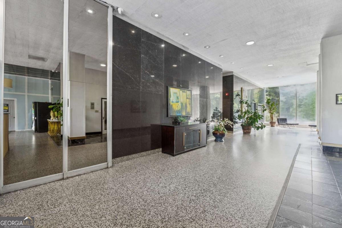 215 Piedmont Avenue Atlanta - 22
