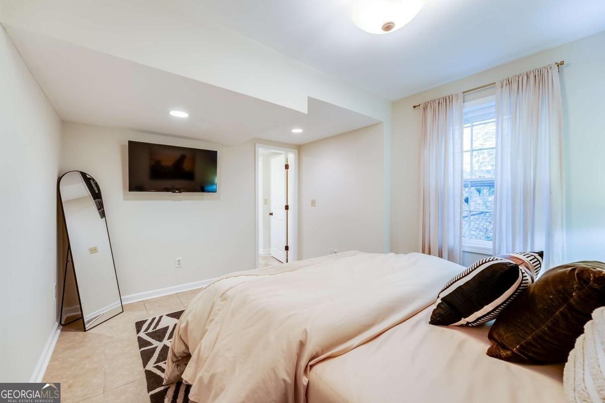 2083 Rugby Avenue College Park - 46