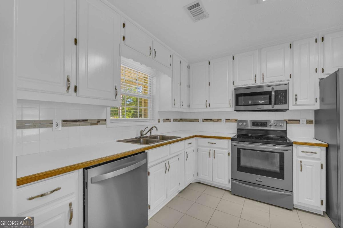 4010 Grove Trail Loganville - 16