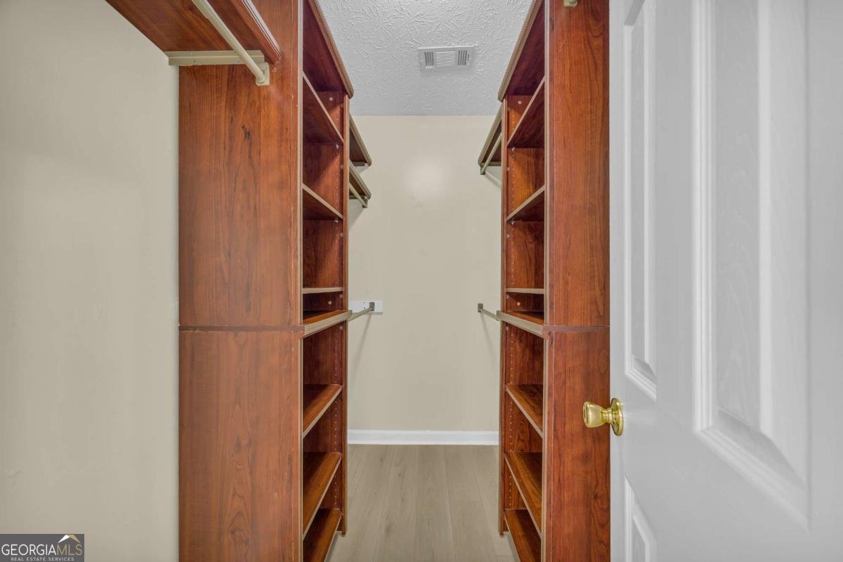 4010 Grove Trail Loganville - 23