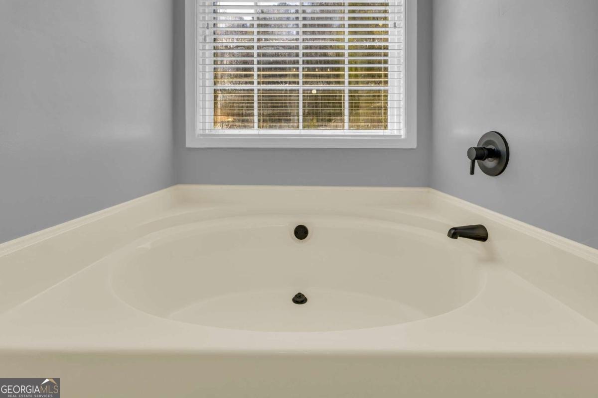 4010 Grove Trail Loganville - 25