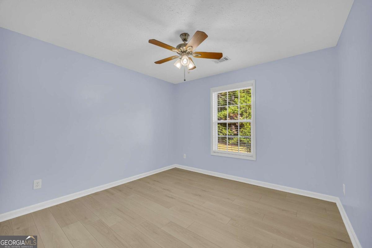 4010 Grove Trail Loganville - 33
