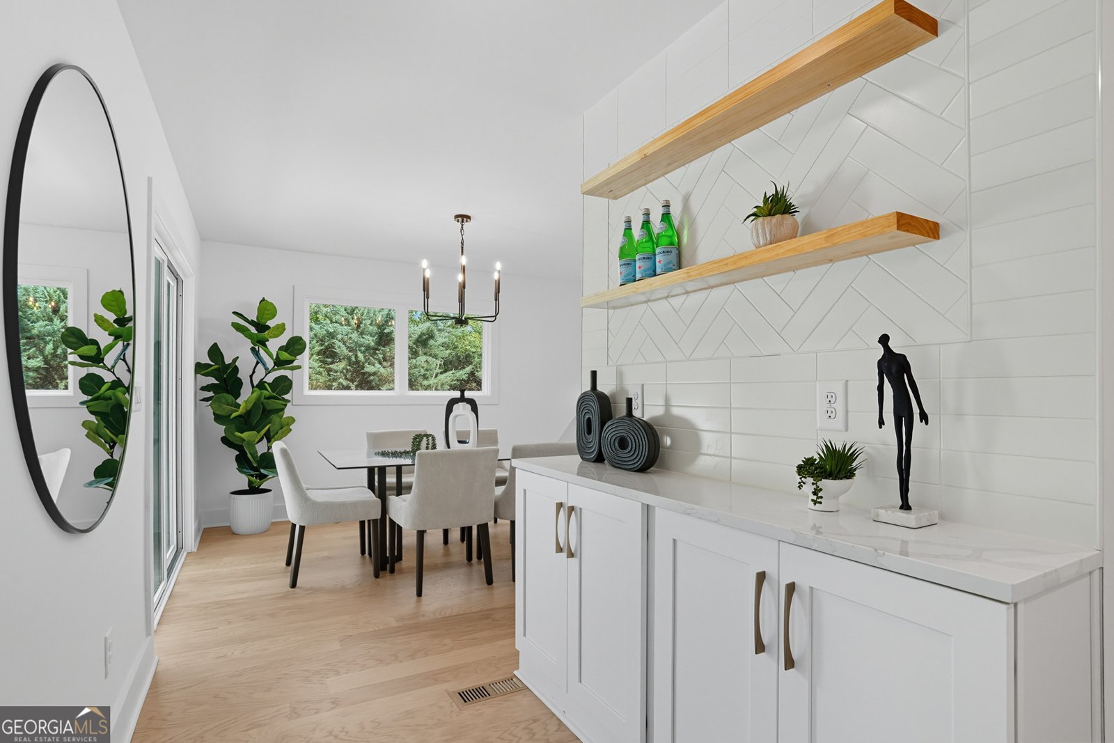 2201 Edgemore Drive Atlanta - 17