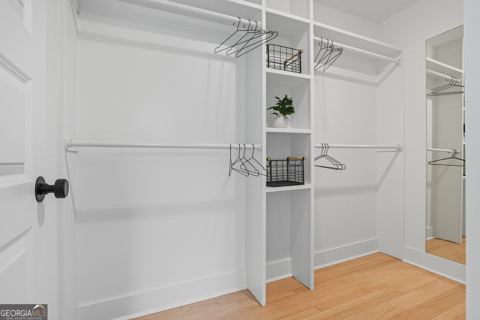 2201 Edgemore Drive Atlanta - 28