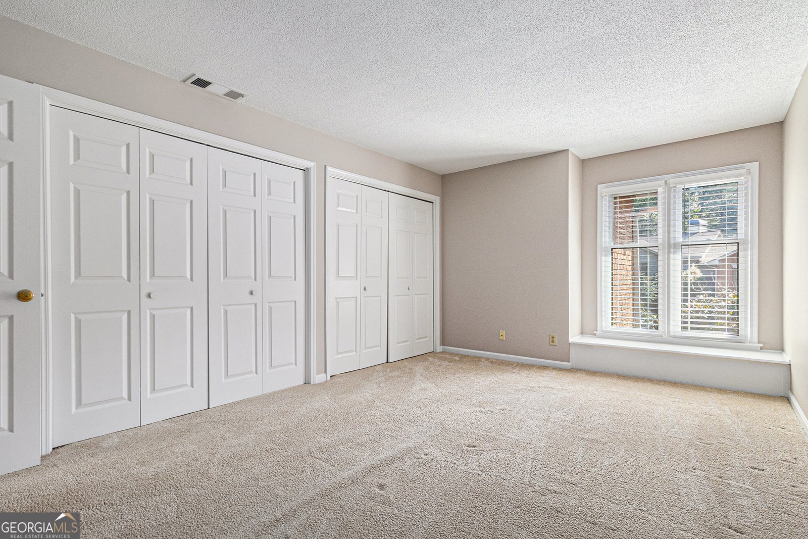 915 Garden Court Sandy Springs - 1