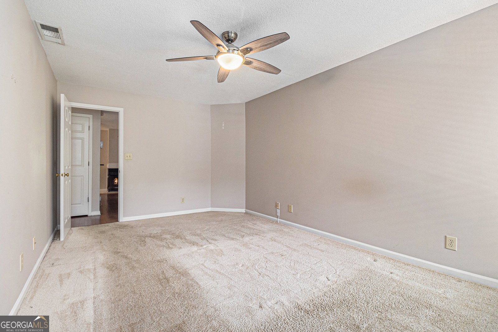 915 Garden Court Sandy Springs - 4