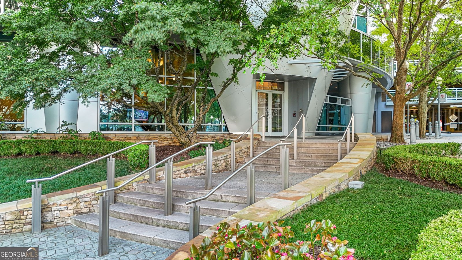 3338 PEACHTREE Road Atlanta - 25