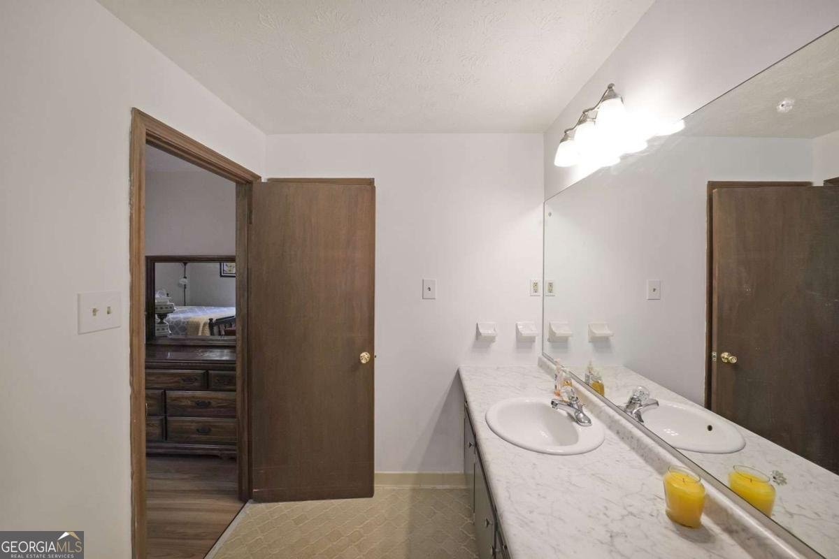 3950 Sherwood Drive Douglasville - 23