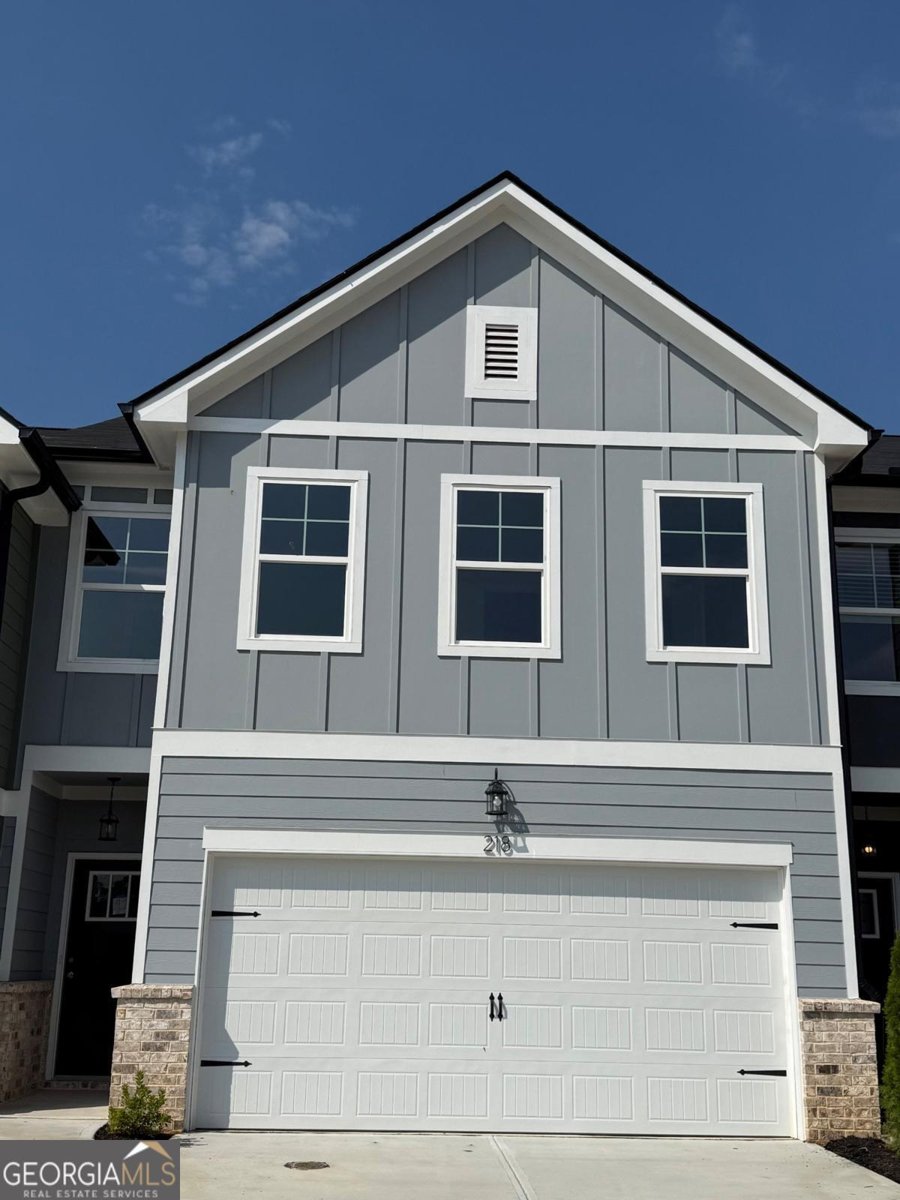 218 Seward Street Conyers - 1