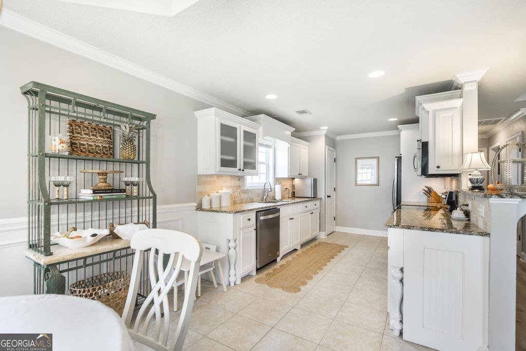 211 Avington Chase Perry - 12