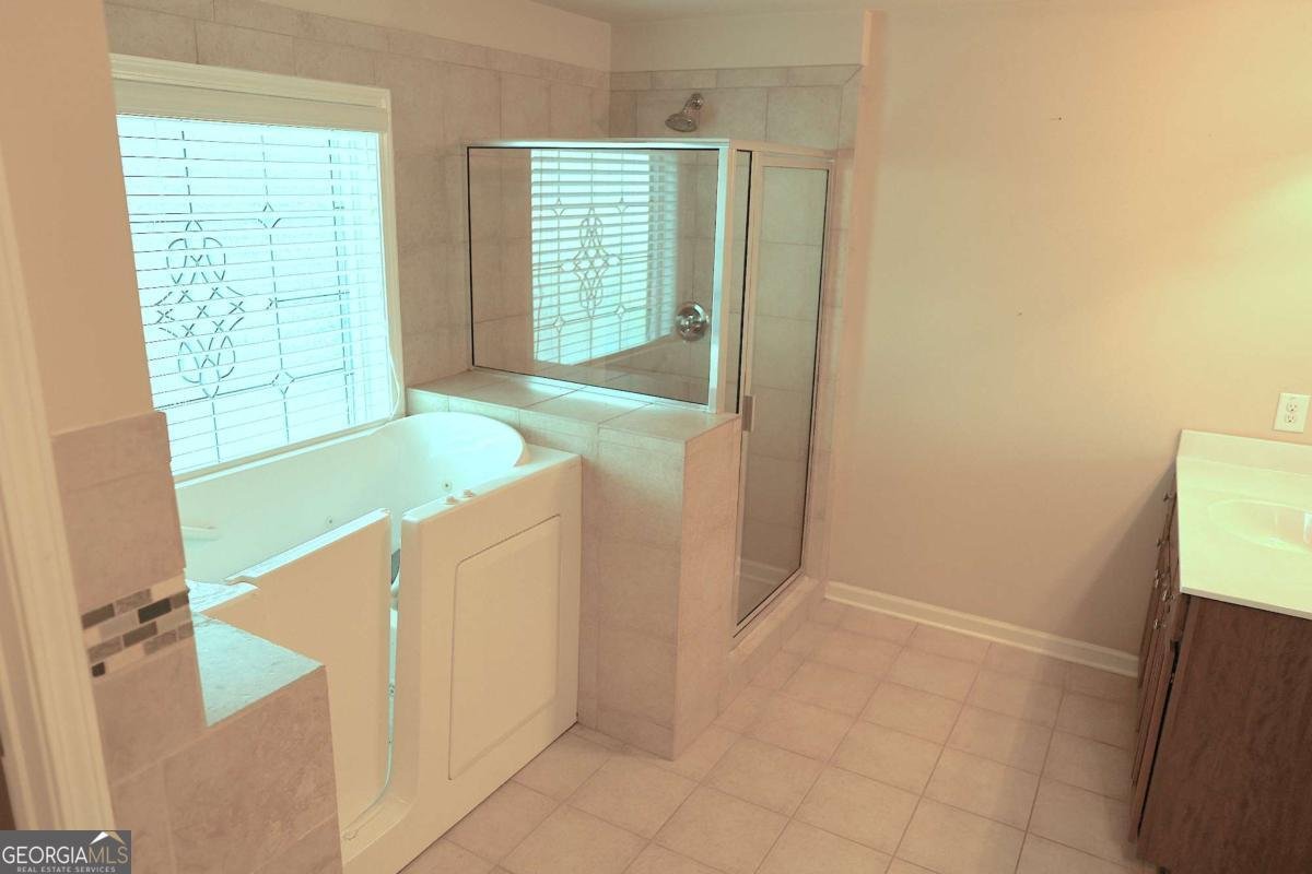 6117 Golf View Crossing Locust Grove - 48