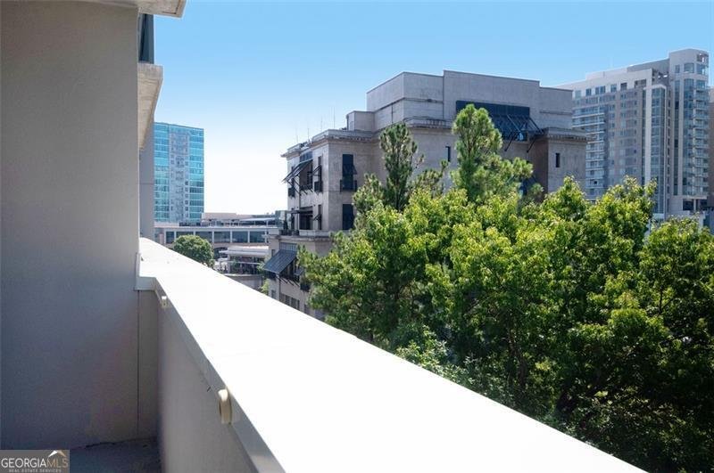 3040 PEACHTREE Road Atlanta - 18