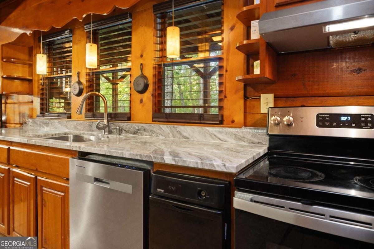 580 Twin Mountain Lake Circle Talking Rock - 1