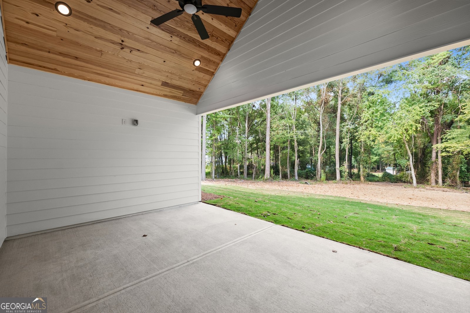 4939 Emory Griffin Road Gillsville - 43