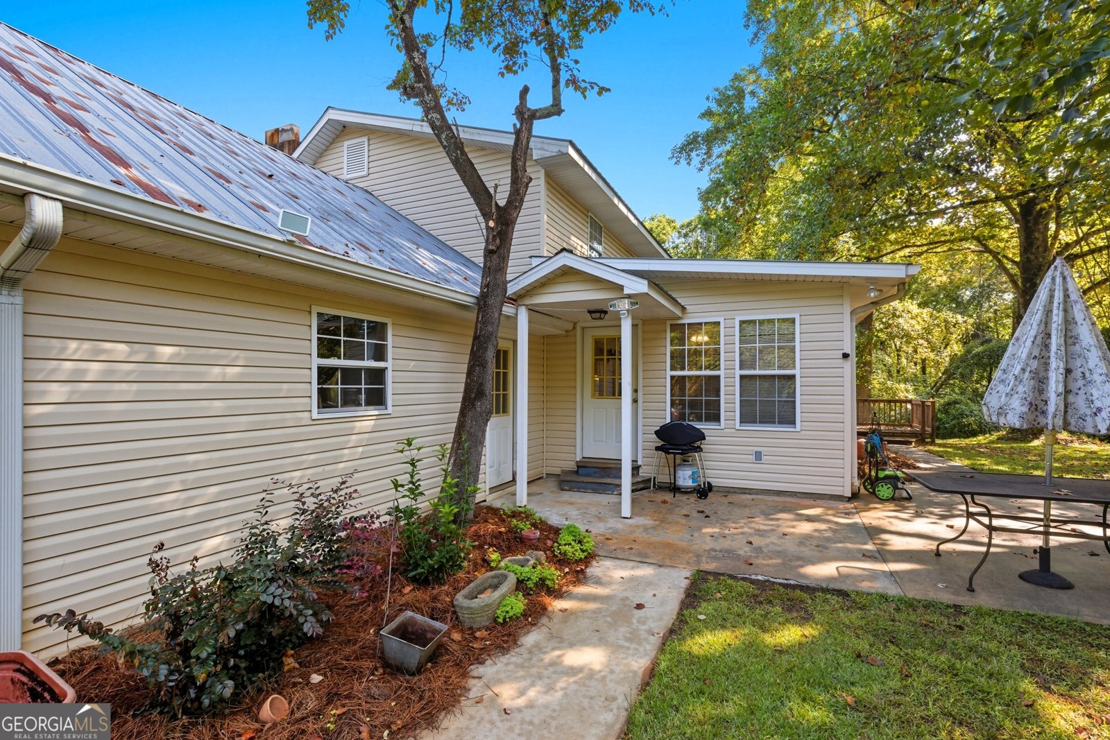 101 Dove Lane Clarkesville - 37
