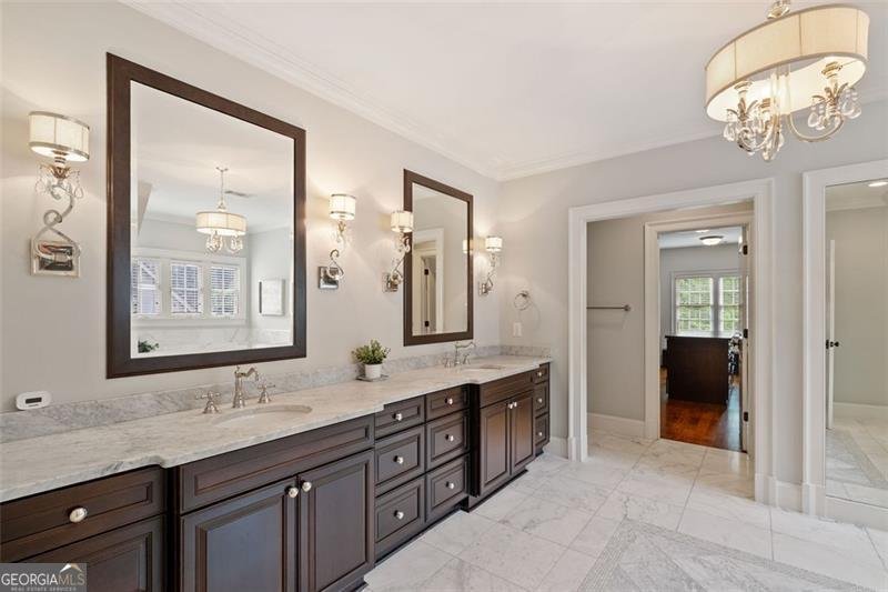 1740 Doncaster Drive Atlanta - 2