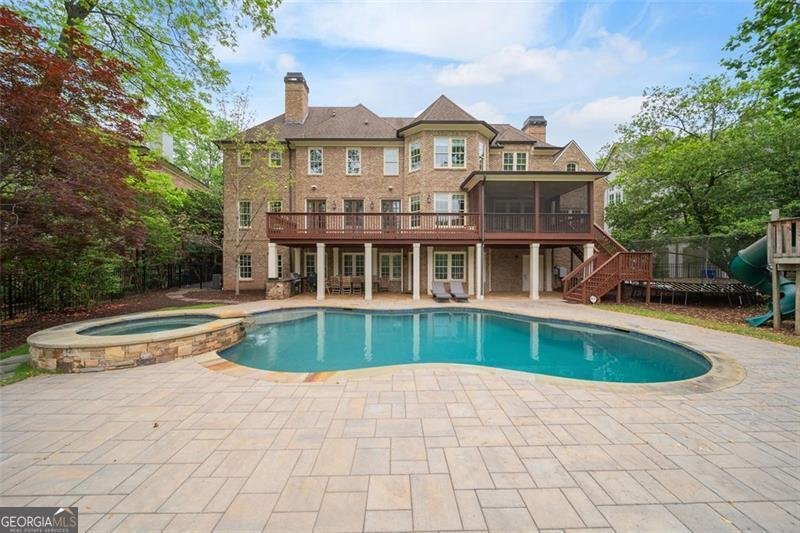 1740 Doncaster Drive Atlanta - 40