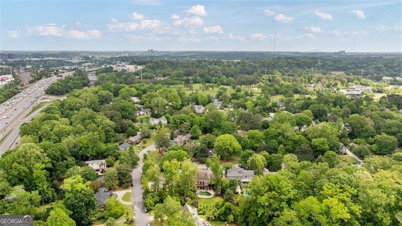 1740 Doncaster Drive Atlanta - 77