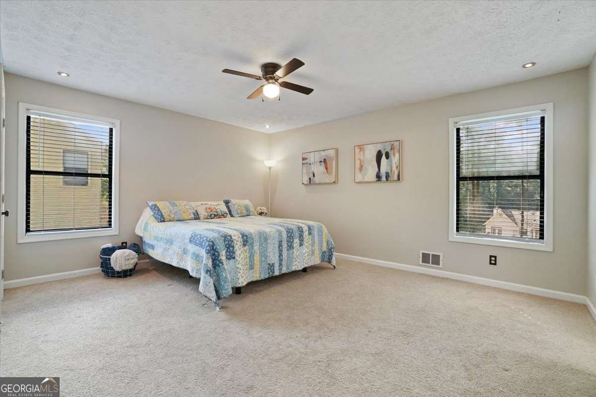 3856 Nowlin Road Kennesaw - 27