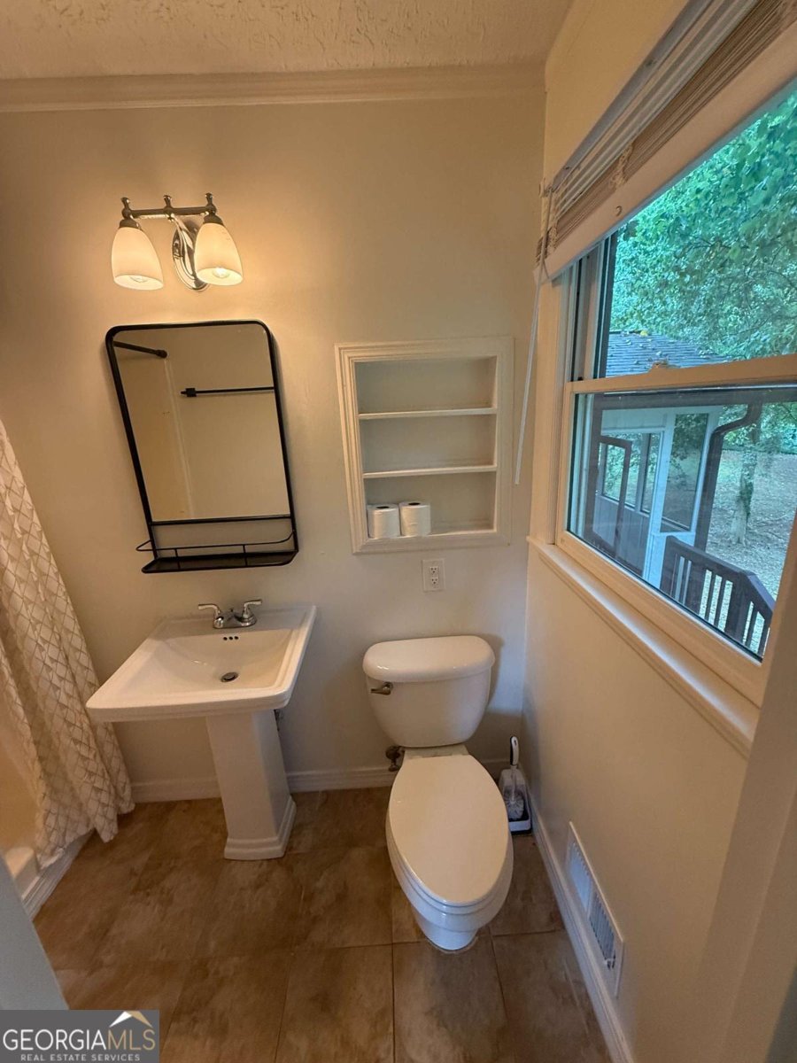 303 Council Bluff Woodstock - 11