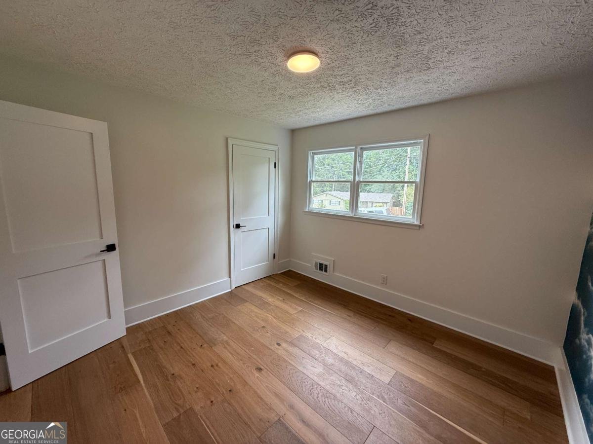 303 Council Bluff Woodstock - 13