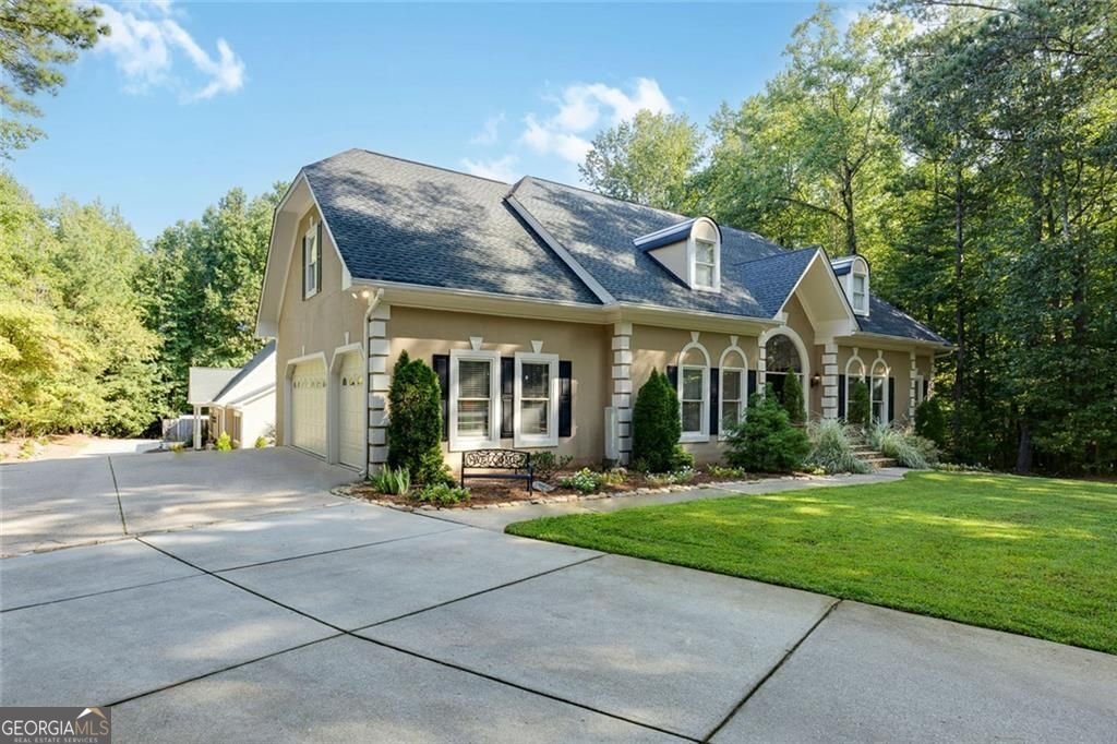 2010 Stonehedge Road Roswell - 2