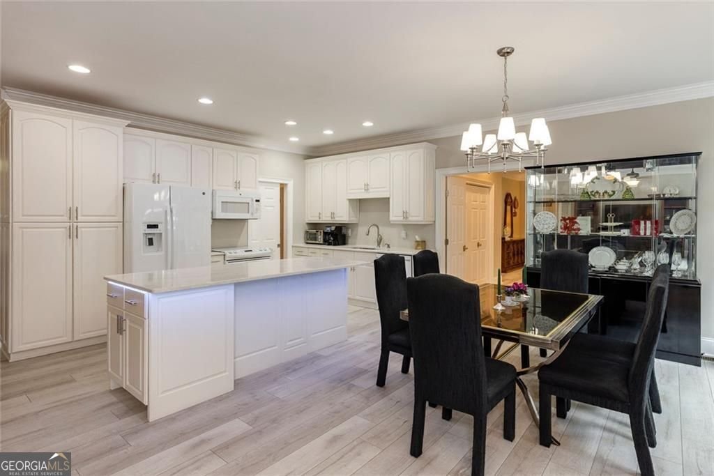 2010 Stonehedge Road Roswell - 52