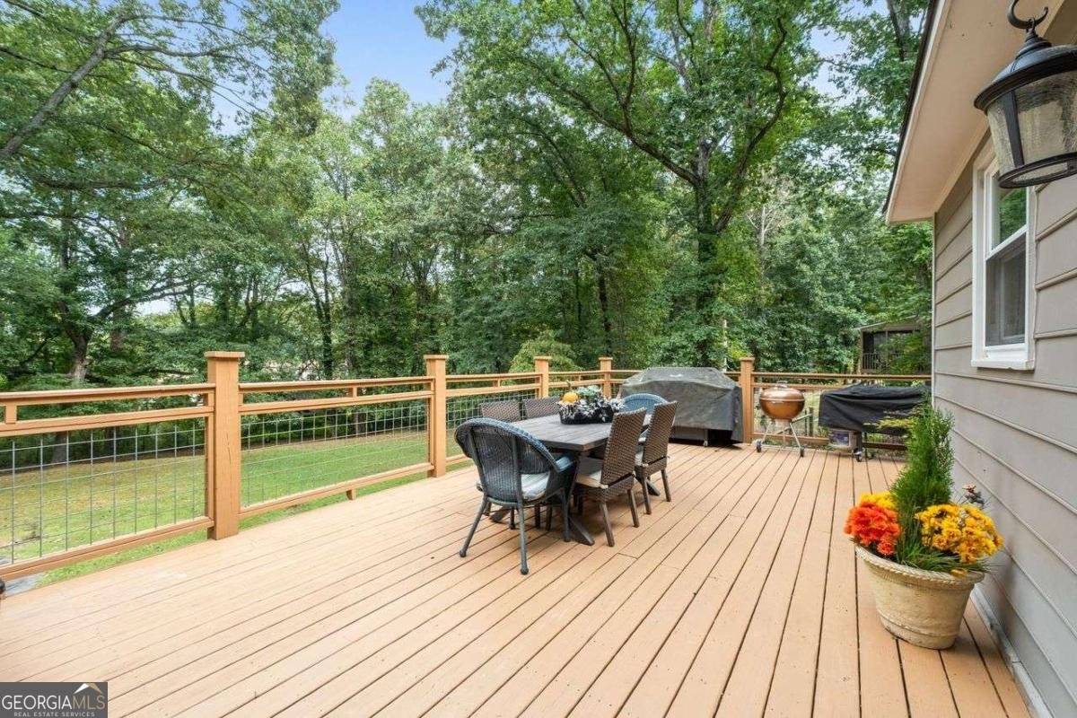 4717 Crest Knoll Drive Mableton - 32