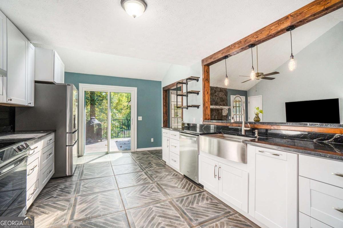1264 Pine Creek Drive Woodstock - 8