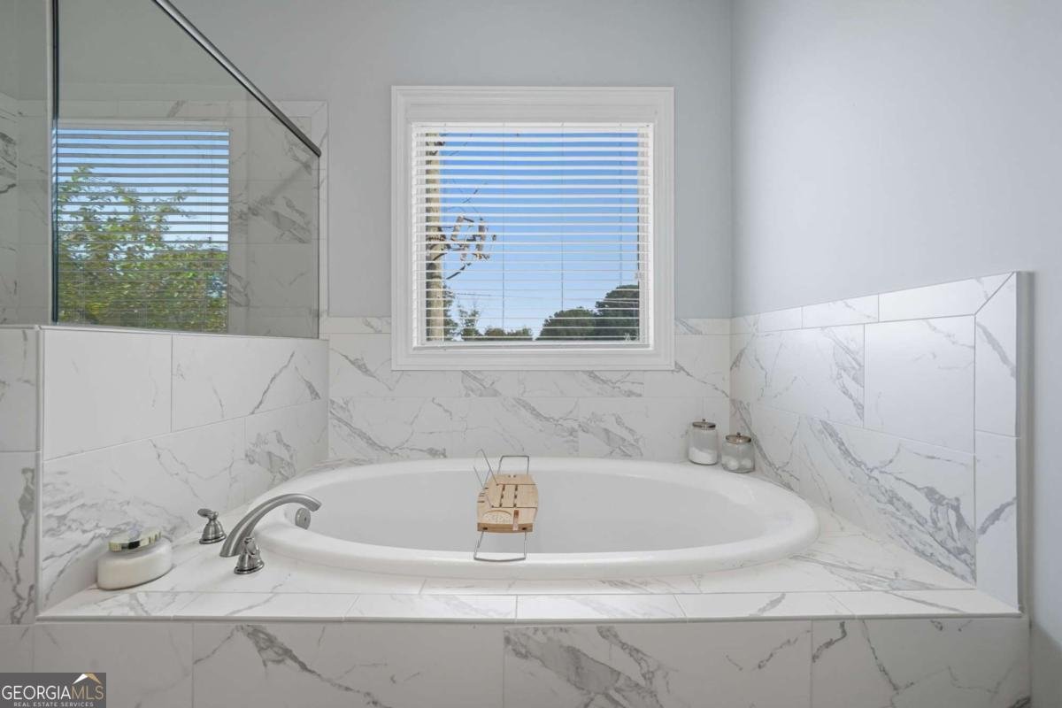 2539 Skyland Drive Brookhaven - 33