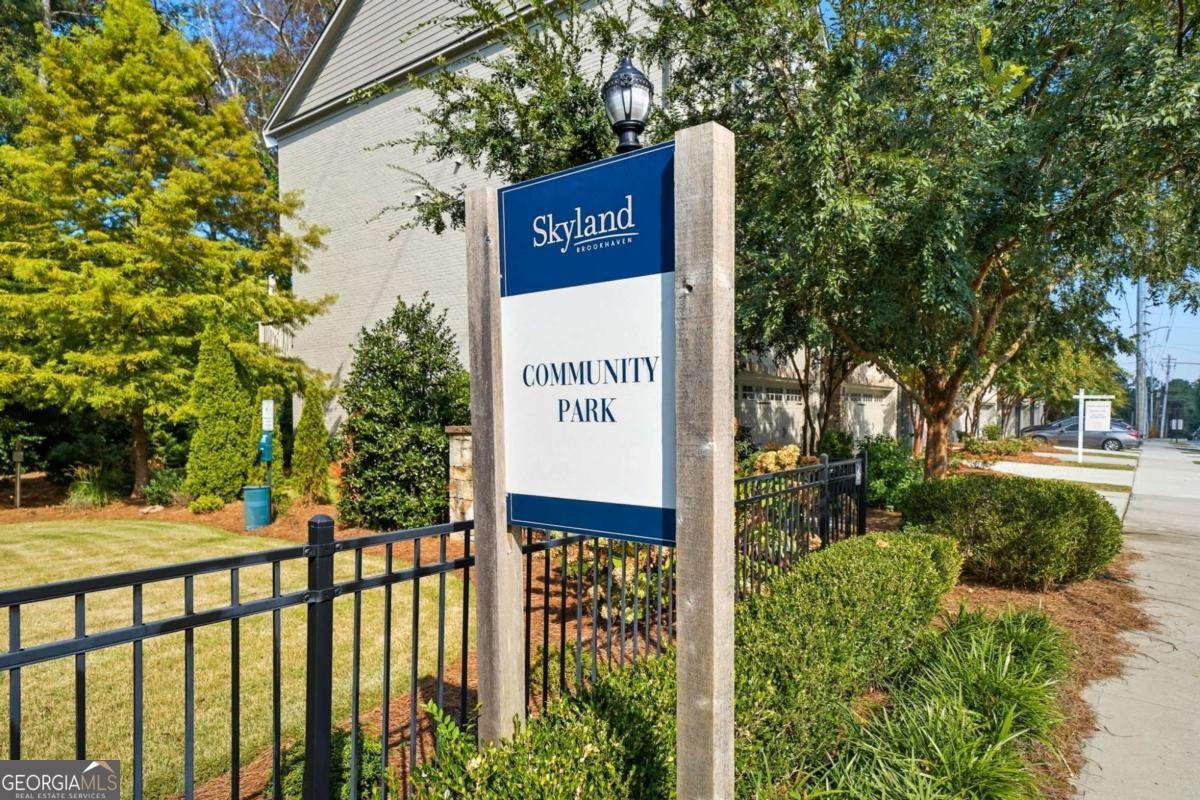 2539 Skyland Drive Brookhaven - 40