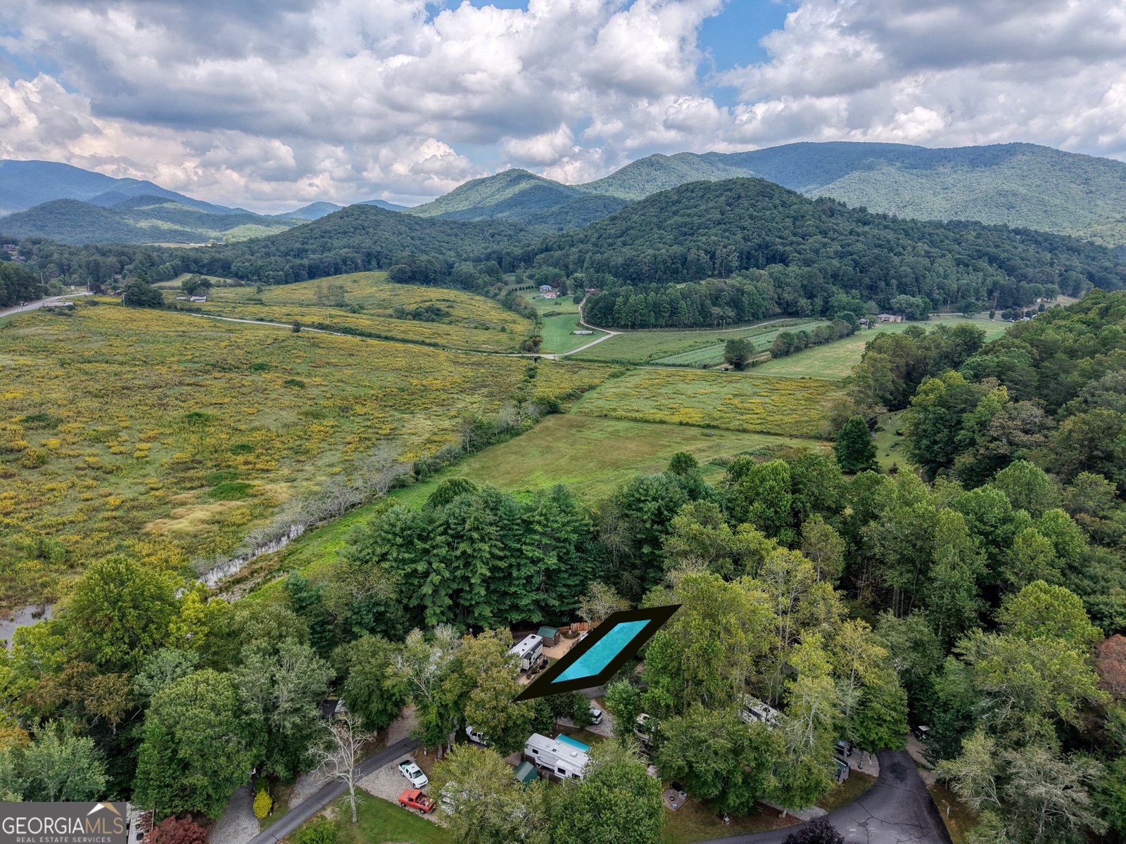 496 Choestoe Valley Circle Blairsville - 37