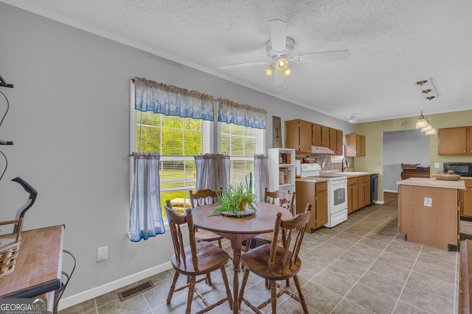 136 Emerald Circle Colbert - 11