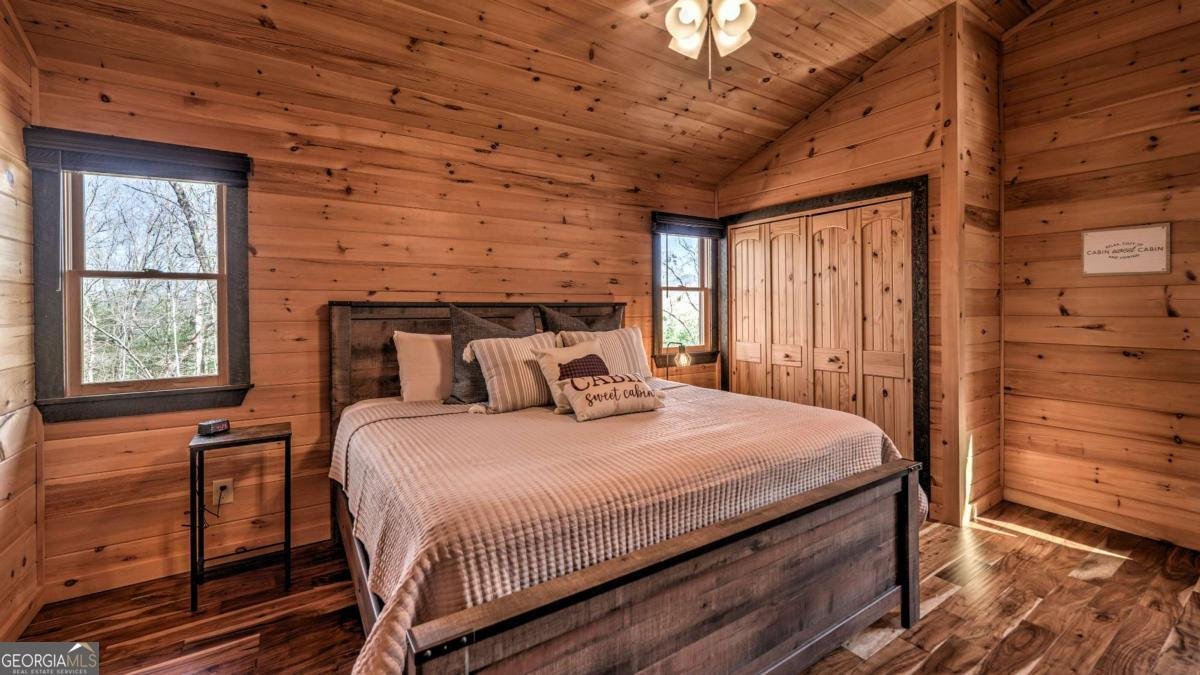 356 Mountain Trace Cherry Log - 26