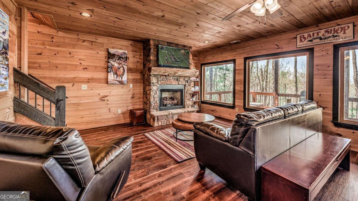 356 Mountain Trace Cherry Log - 34