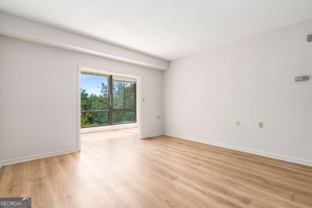 1800 Clairmont Lake Decatur - 10
