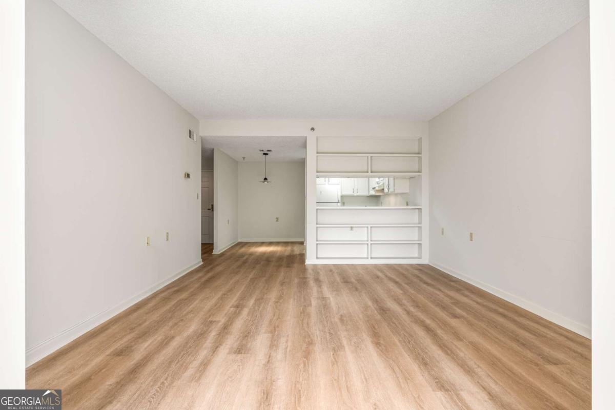 1800 Clairmont Lake Decatur - 11
