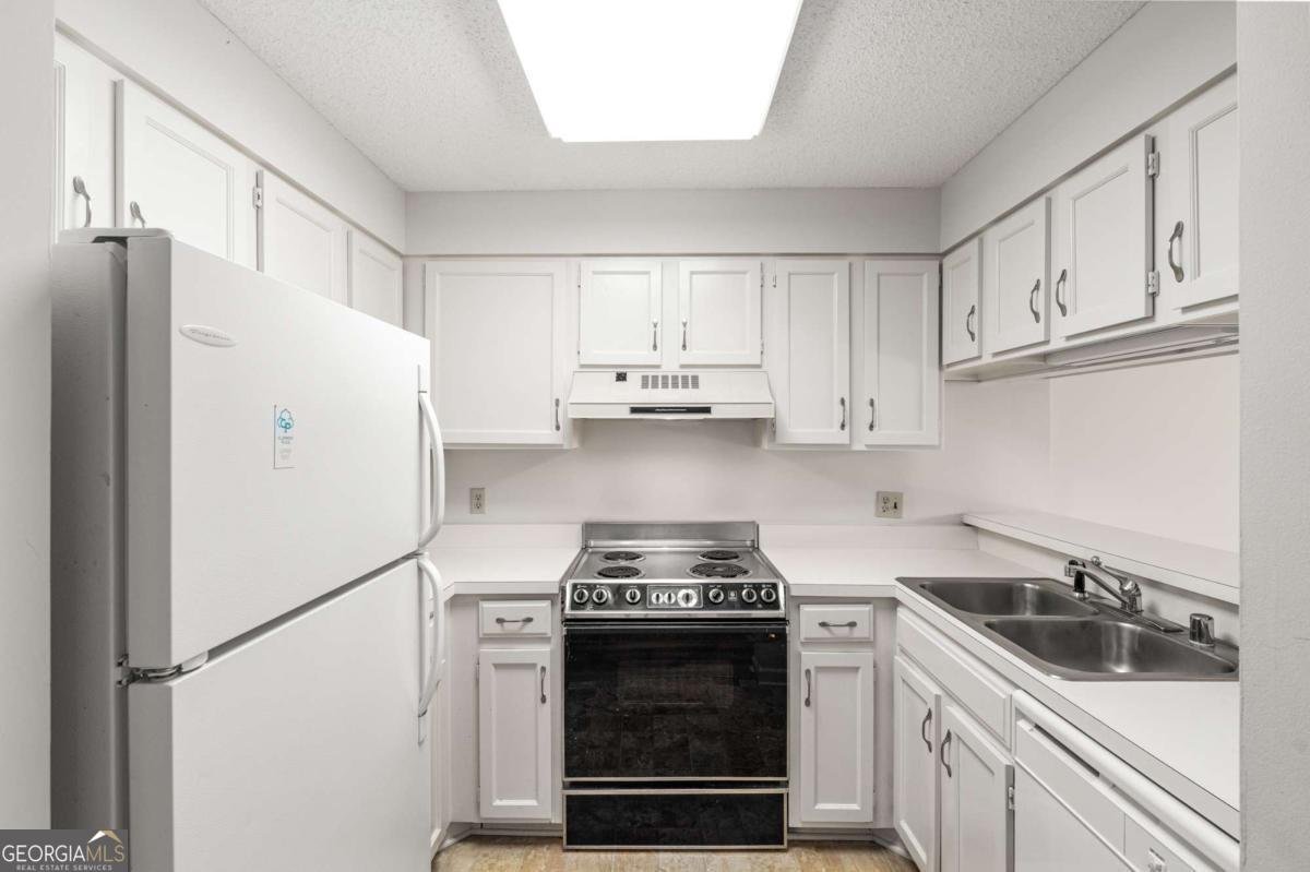 1800 Clairmont Lake Decatur - 16