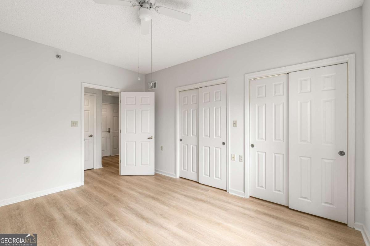 1800 Clairmont Lake Decatur - 22