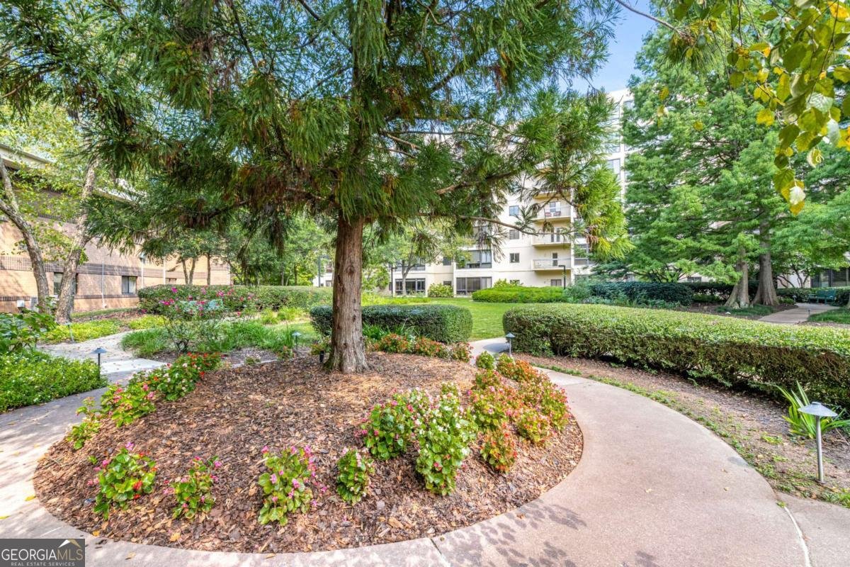1800 Clairmont Lake Decatur - 30