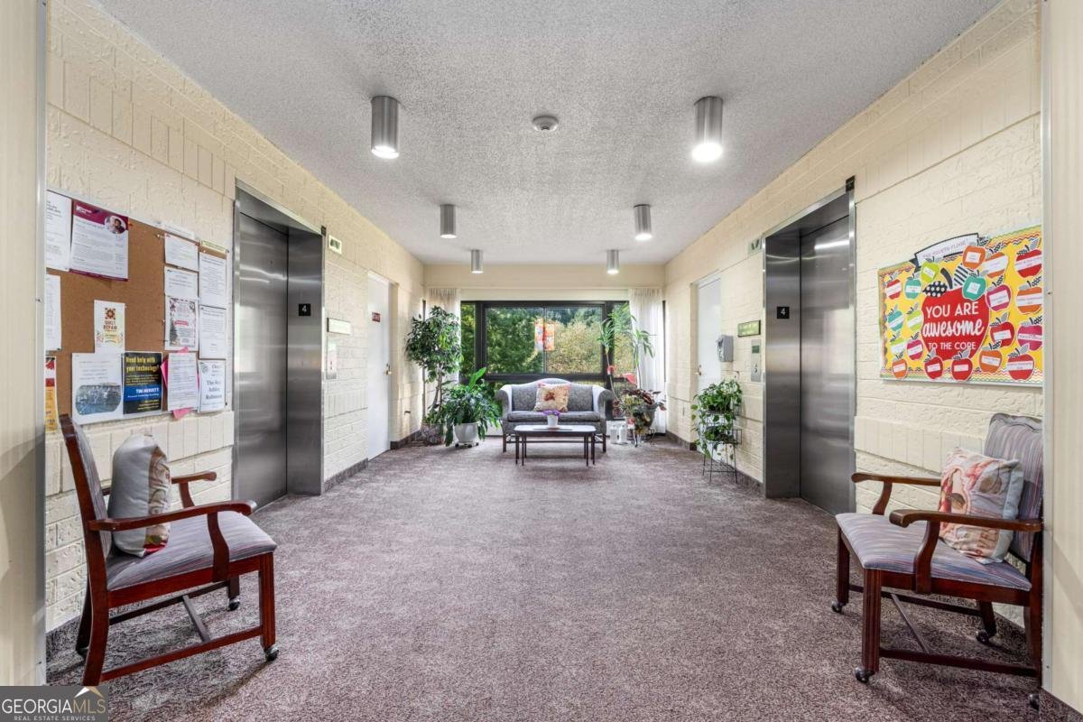 1800 Clairmont Lake Decatur - 31