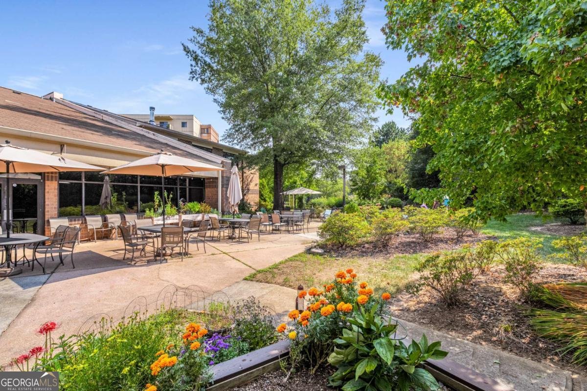 1800 Clairmont Lake Decatur - 32