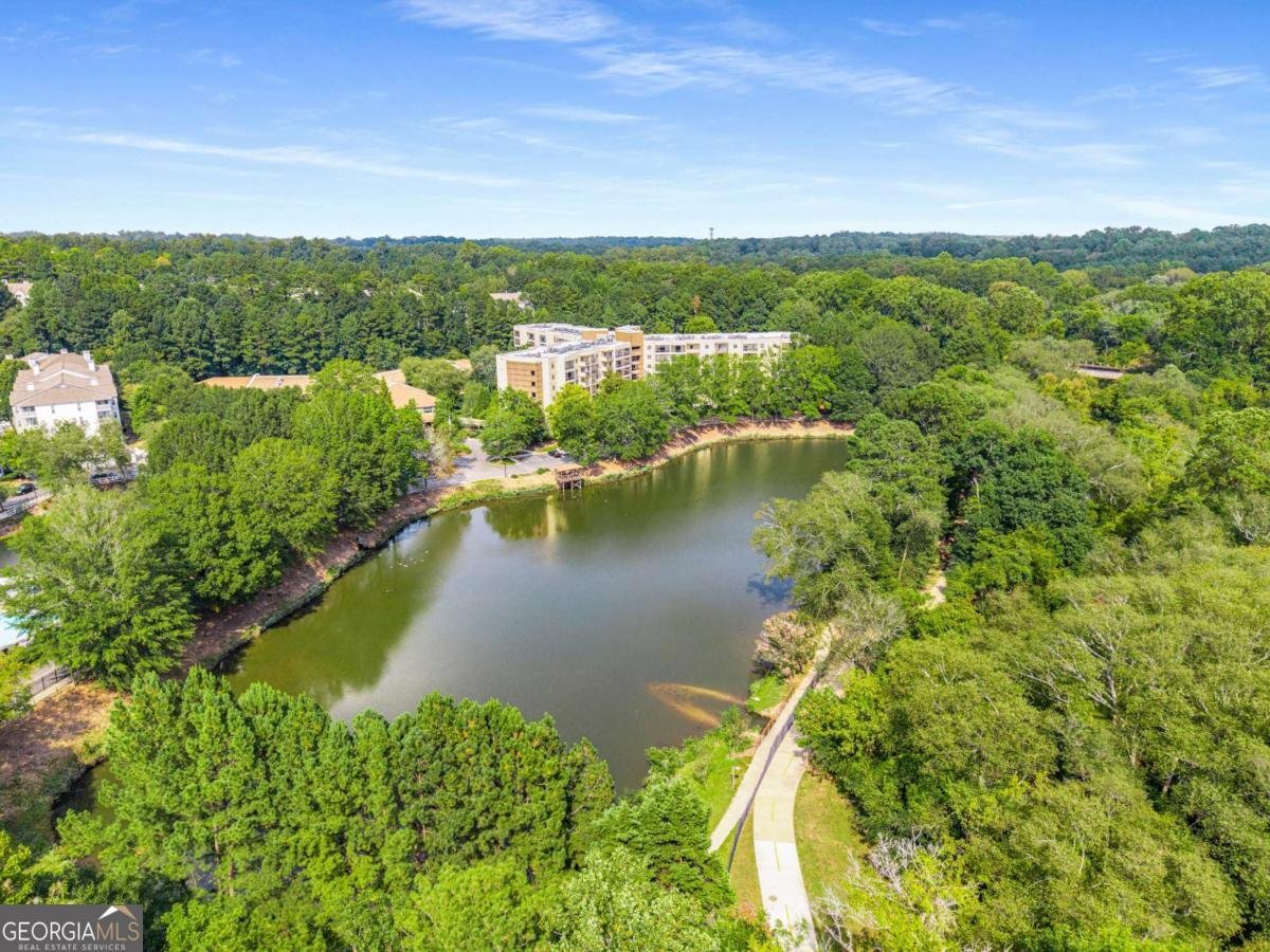 1800 Clairmont Lake Decatur - 35