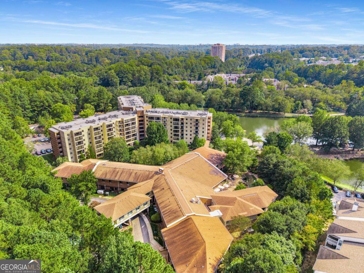 1800 Clairmont Lake Decatur - 36
