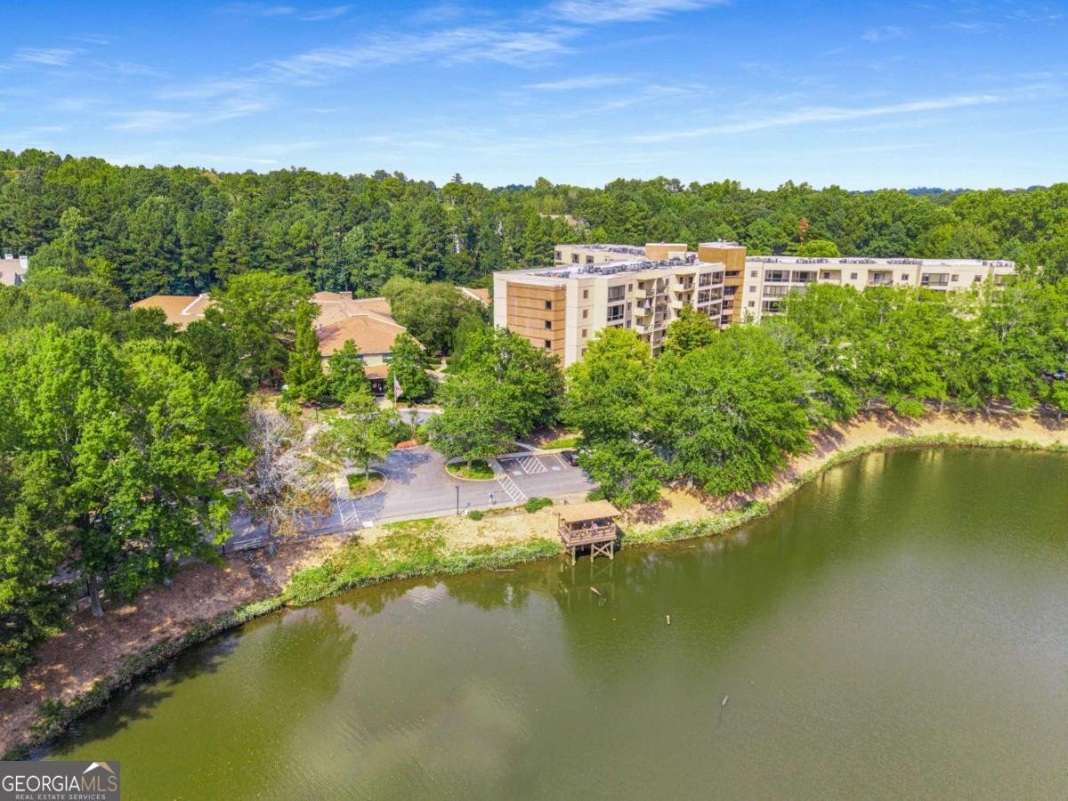 1800 Clairmont Lake Decatur - 37